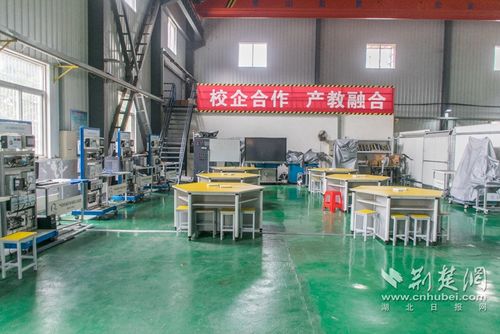 建設(shè) 校中廠 ,這個(gè)專業(yè) 造 就時(shí)代機(jī)電技術(shù)